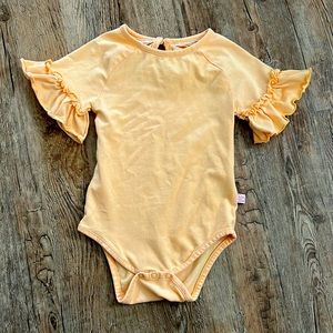 KNIT RUFFLE SLEEVE BODYSUIT - size 18-24